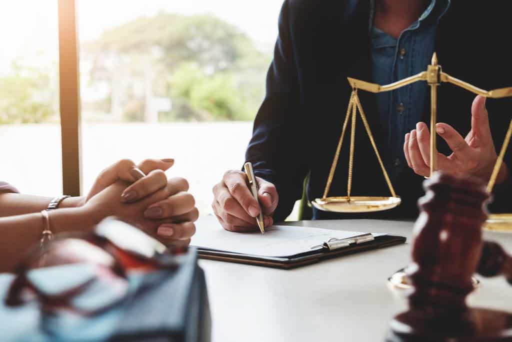Court Applications vs. Mediation: A Less Stressful Path with EH Mediation Sevenoaks